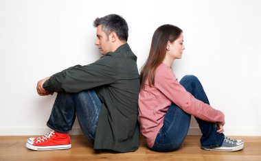 Genç çiftin ilişkisi sorun yaşıyor