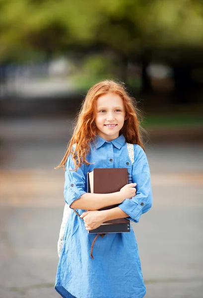 Pronto para o primeiro dia de escola — Fotografia de Stock