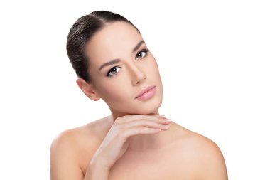 Beyaz tenli, güzel bir kadının güzel portresi.