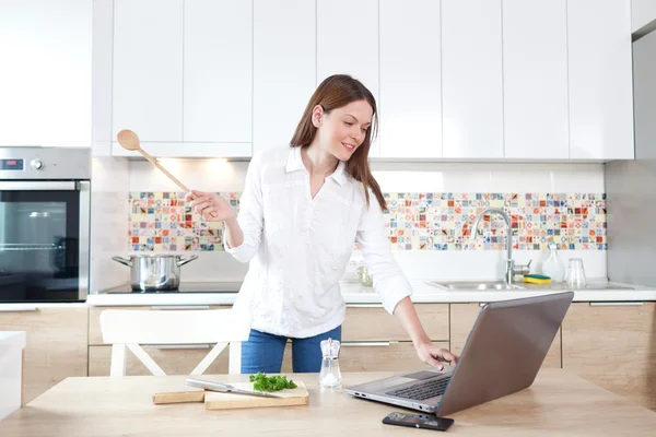 Cozinhar é divertido — Fotografia de Stock