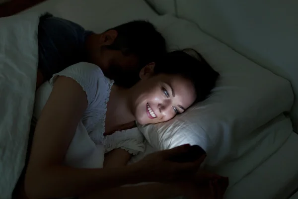Gece geç saatlerde mesajlaşma