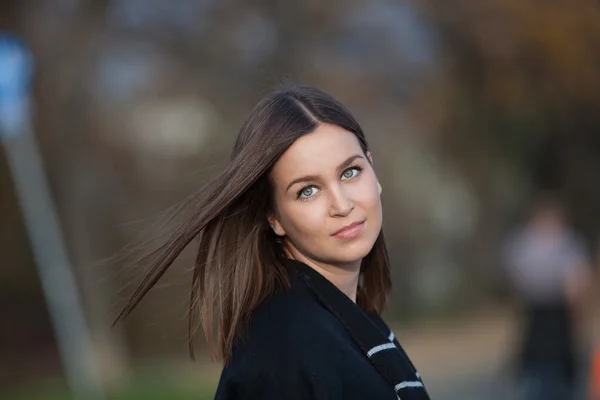 Mulher bonita jovem — Fotografia de Stock