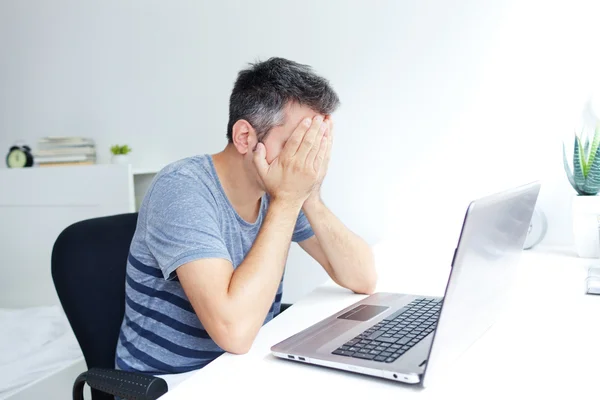 Having a computer problem — Stock Photo, Image