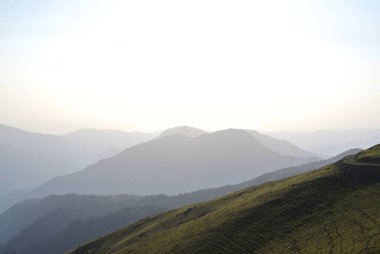 Kuzey Kafkasya 'nın dağlarında gezinti. Aibga sırtı