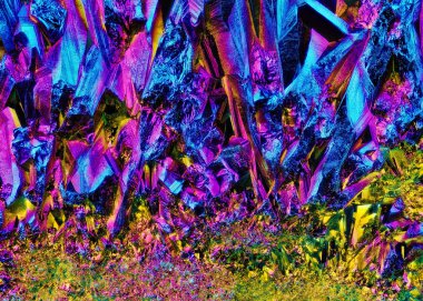Kuvars gökkuşağı titanyum Aura Crystal küme makro şaşırtıcı yüzeyi