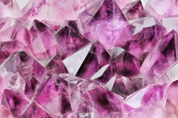 Crystal Stone macro, roxo áspero ametista cristais de quartzo — Fotografia de Stock