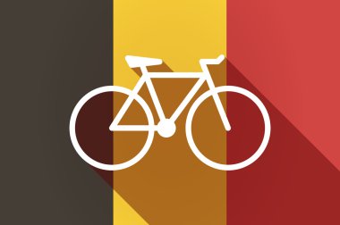 Uzun bir bisiklet ile gölge Belçika bayrağı