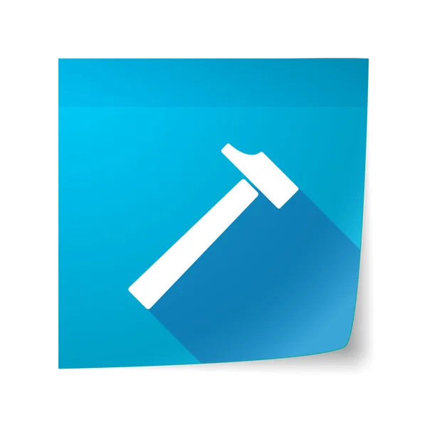 Long shadow vector sticky note icon with a hammer — Stock Vector
