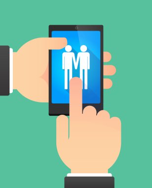 Bir gay çift piktogram gösterilen bir telefonu kullanarak eller