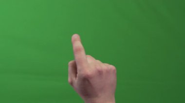 İnsan elinin işaret parmağını yukarı doğru kaldırarak gözatma ya da havada sanal sayfalar görüntüleme taklidi yapmasını sağlayın. Arayüz ve hareket grafikleri için yeşil krom anahtar arka planında izole edilmiş.