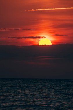 Karadeniz 'de güzel bir gün batımı, Soçi, Rusya