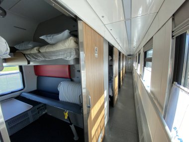 Tren kompartımanı yolcuları kabul etmeye hazır.. 