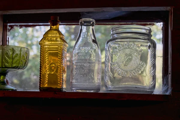 Vintage Glasvaror Glöd Med Fönster Ljus Denna Gamla Antika Butik — Stockfoto