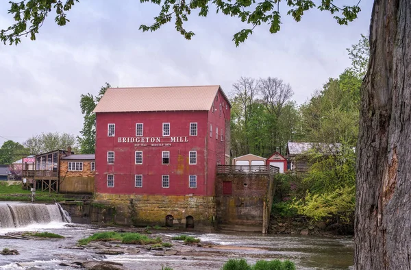 Bridgton Indiana Usa May 2019 Vintage Flour Mill Sits Edge — Stock Photo, Image