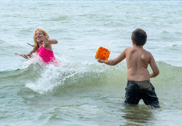 Two Cousins Chase Splash Each Other Play Waves Lake Michigan — Stock Photo, Image