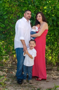 Açık aile portre anne ve çocukları