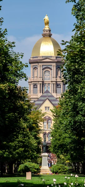 Notre dame Hauptplatz-Architektur — Stockfoto