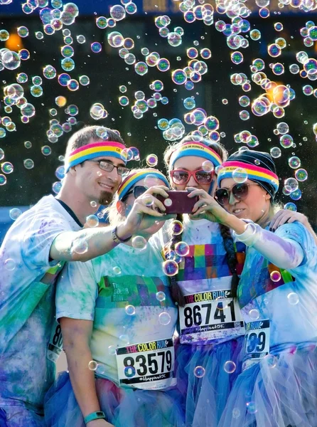 Färg och bubblor gruppfoto — Stockfoto