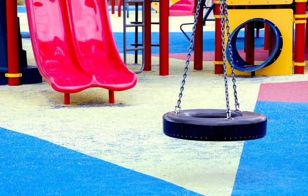 Colorido equipo de parque infantil —  Fotos de Stock