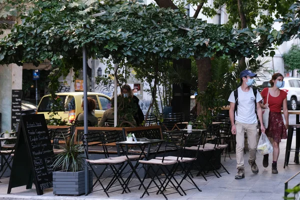 Tomma Stolar Och Bord Restaurang Ses Centrala Aten Vid Midnatt — Stockfoto