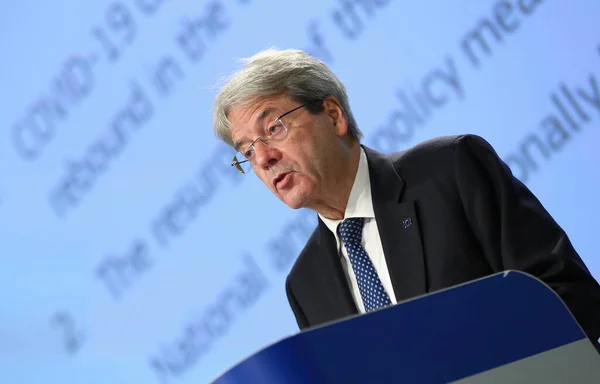 Paolo Gentiloni Comisario Europeo Economía Habla Una Conferencia Prensa Bruselas — Foto de Stock