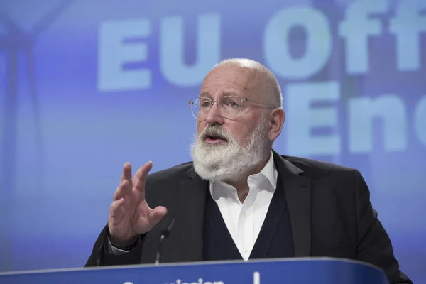 Comisario Europeo Kadri Simson Escucha Comisario Europeo Frans Timmermans Durante — Foto de Stock