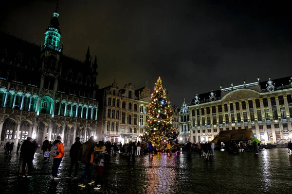 Vánoční Stromek Náměstí Grand Place Historickém Centru Bruselu Belgie Listopadu — Stock fotografie