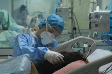 Yunanistan 'daki Atina Hastalıkları Hastanesi' nde 8 Kasım 2020 