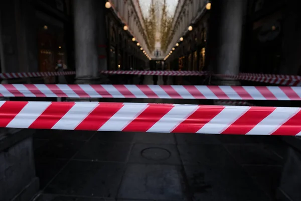 Área Fechada Com Fita Barricada Brilhante Branco Vermelho Centro Bruxelas — Fotografia de Stock