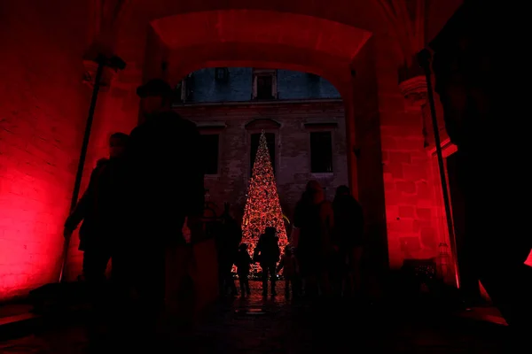 Persone Visitano Grand Place Decorata Con Albero Natale Bruxelles Belgio — Foto Stock