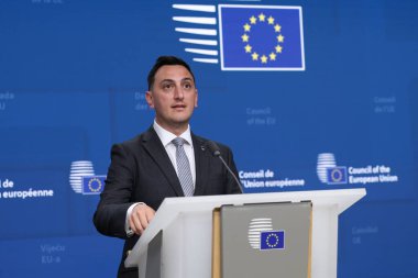 AB Komiseri Glenn Micallef 13 Mayıs 2025 'te Brüksel, Belçika' daki AB Konseyi sonuçları hakkında basın açıklaması yaptı.