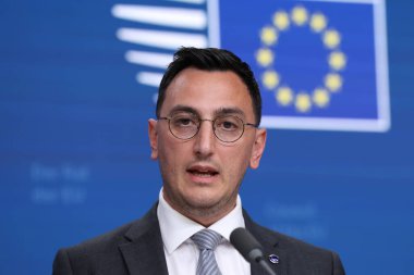 AB Komiseri Glenn Micallef 13 Mayıs 2025 'te Brüksel, Belçika' daki AB Konseyi sonuçları hakkında basın açıklaması yaptı.