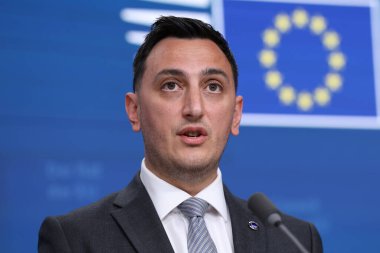 AB Komiseri Glenn Micallef 13 Mayıs 2025 'te Brüksel, Belçika' daki AB Konseyi sonuçları hakkında basın açıklaması yaptı.