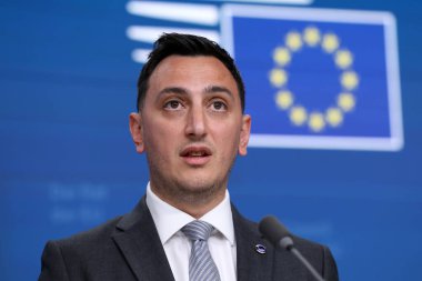 AB Komiseri Glenn Micallef 13 Mayıs 2025 'te Brüksel, Belçika' daki AB Konseyi sonuçları hakkında basın açıklaması yaptı.