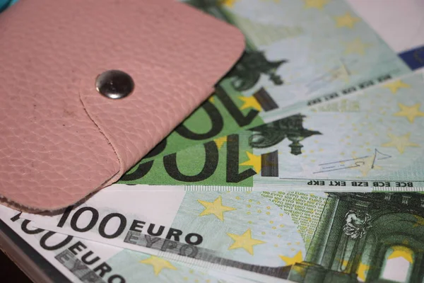 Portafogli Pelle Rosa Banconote 100 Euro Concetto Denaro Comprare Acquistare — Foto Stock