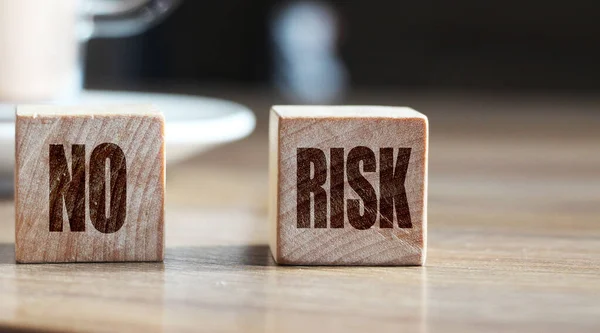 Nincs Rizikó Szó Fablokkon Kakaó Csészén Kockázatkezelési Koncepció — Stock Fotó
