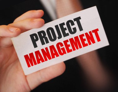 Kart işadamı tutanaklarındaki PROJECT MANAGEMENT sözcükleri. Parlak konsept