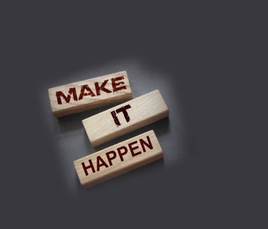 Tahta bloklara yazılmasını sağla. Motivasyon koçluğu kariyeri ve iş konsepti.