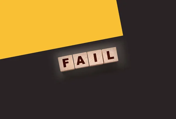 Fail Word 텍스트 Wooden Cube Block Black Background — 스톡 사진