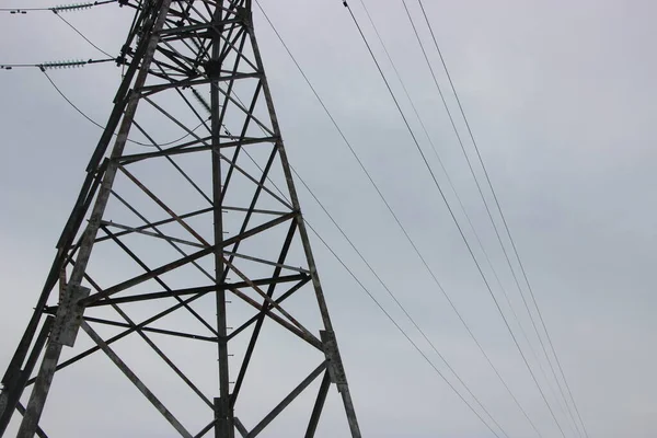 Elektriskt Transmissionstorn Blå Aftonhimmel — Stockfoto