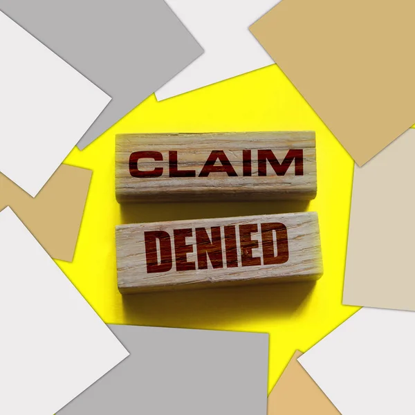 Wooden Blocks Dengan Teks Klaim Ditolak Konsep Bisnis Asuransi — Stok Foto