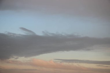 Güzel bulutlu gökyüzü manzarası