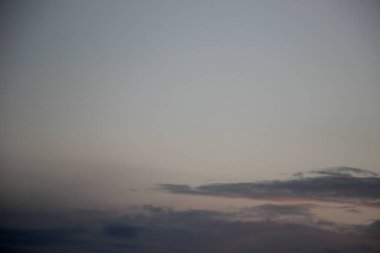 Güzel bulutlu gökyüzü manzarası