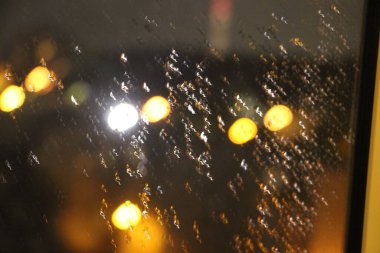 Bulanık şehir ışıkları görünümü 