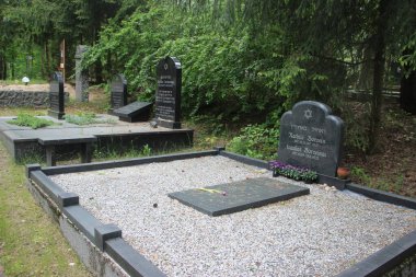 Eski mezarlık manzarası, yaşam ve ölüm kavramı 