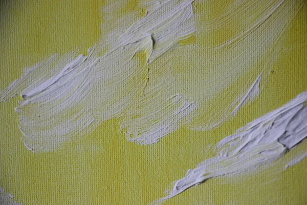 Üzerine boya sıçramış tuval. Yakından bak. 