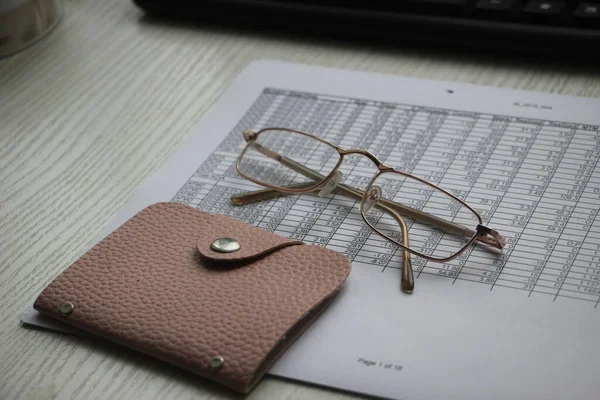 图上的光学眼镜财务报告 业务概念 — 图库照片