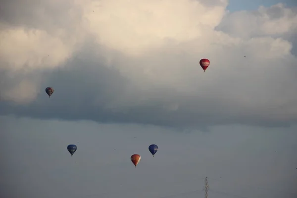 Hőlégballonok Kilátás Égen — Stock Fotó