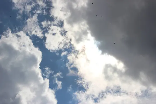 Schönen Bewölkten Himmel Blick — Stockfoto