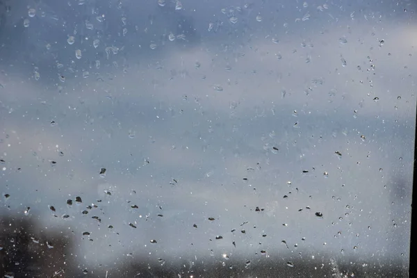 Pencereye Yağmur Damlaları Damlıyor — Stok fotoğraf